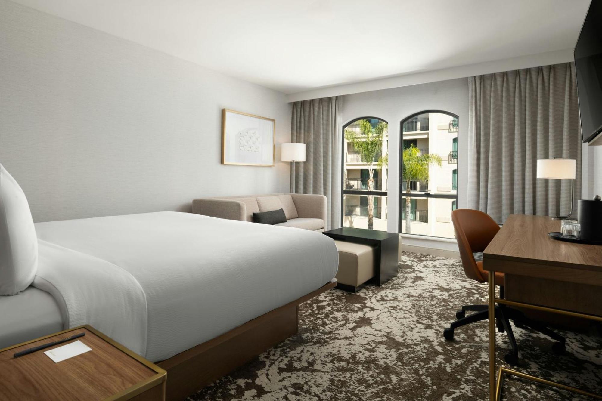 Courtyard By Marriott Los Angeles Pasadena Old Town Bagian luar foto