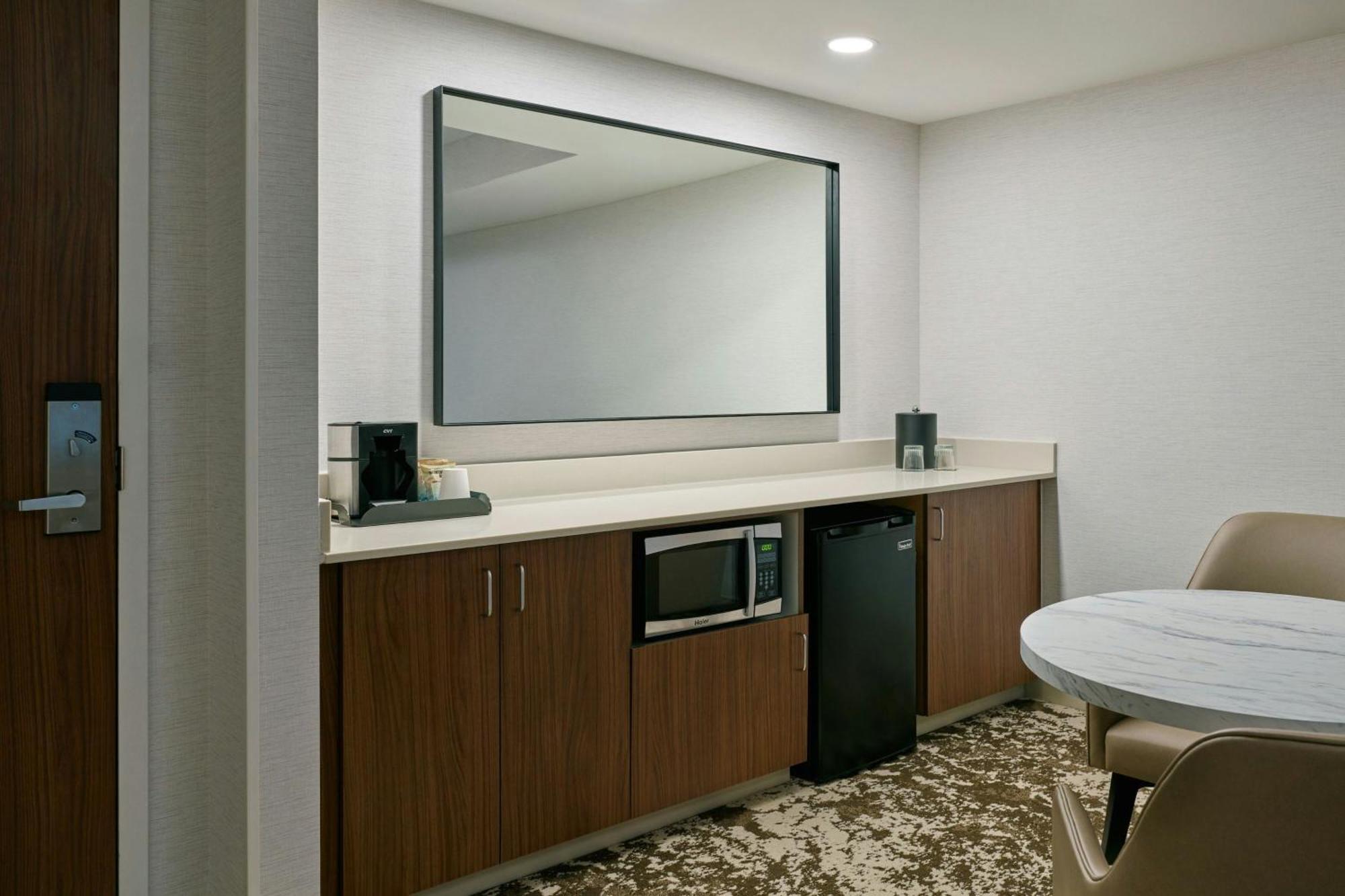 Courtyard By Marriott Los Angeles Pasadena Old Town Bagian luar foto